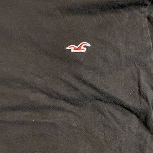 Black Hollister tee